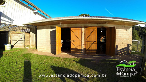 DOS EÓLICOS VIRA P FAZENDA_Moment.00_01_22_19.Quadro375_73a10e737f3ff9fdda5e8fd5651d34d03bb3e334.jpg